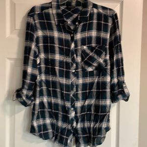 Staccato large thin plaid shirt with rolled up sleeves